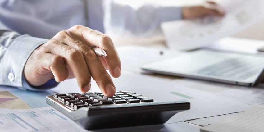 7 Insightful Financial Services CX Case Studies to Read in 2022