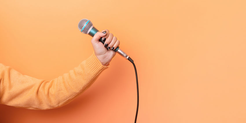 Listen Up, Contact Center Leaders! 5 Industry Experts Have Something to Tell You